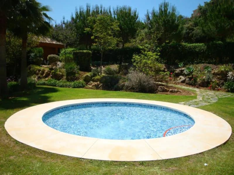 2 Bedroom Middle Floor Apartment for Sale in La Quinta, Málaga - Image 5
