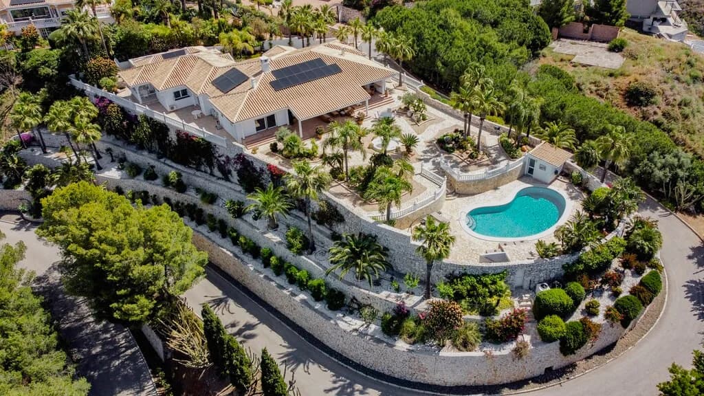 4 Bedroom Detached Villa for Sale in Valtocado, Málaga