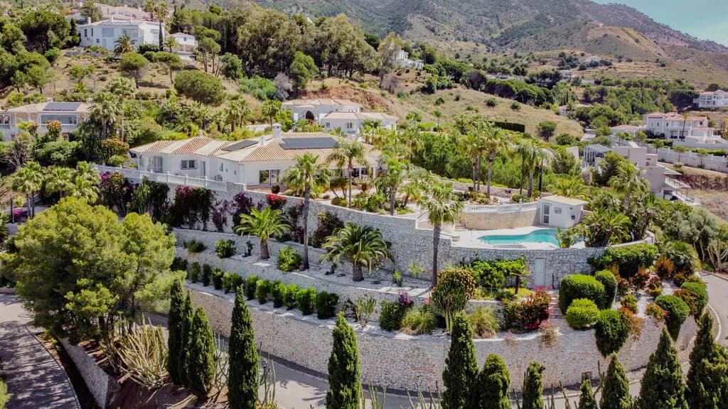 4 Bedroom Detached Villa for Sale in Valtocado, Málaga - Image 3
