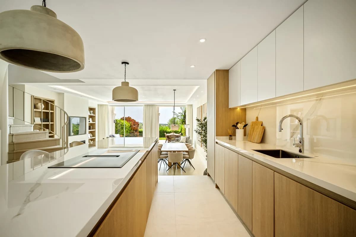 4 Bedroom Townhouse for Sale in La Quinta, Málaga - Image 9