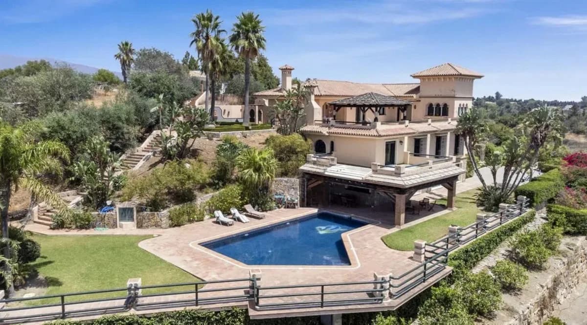 6 Bedroom Detached Villa for Sale in Estepona, Málaga - Image 5