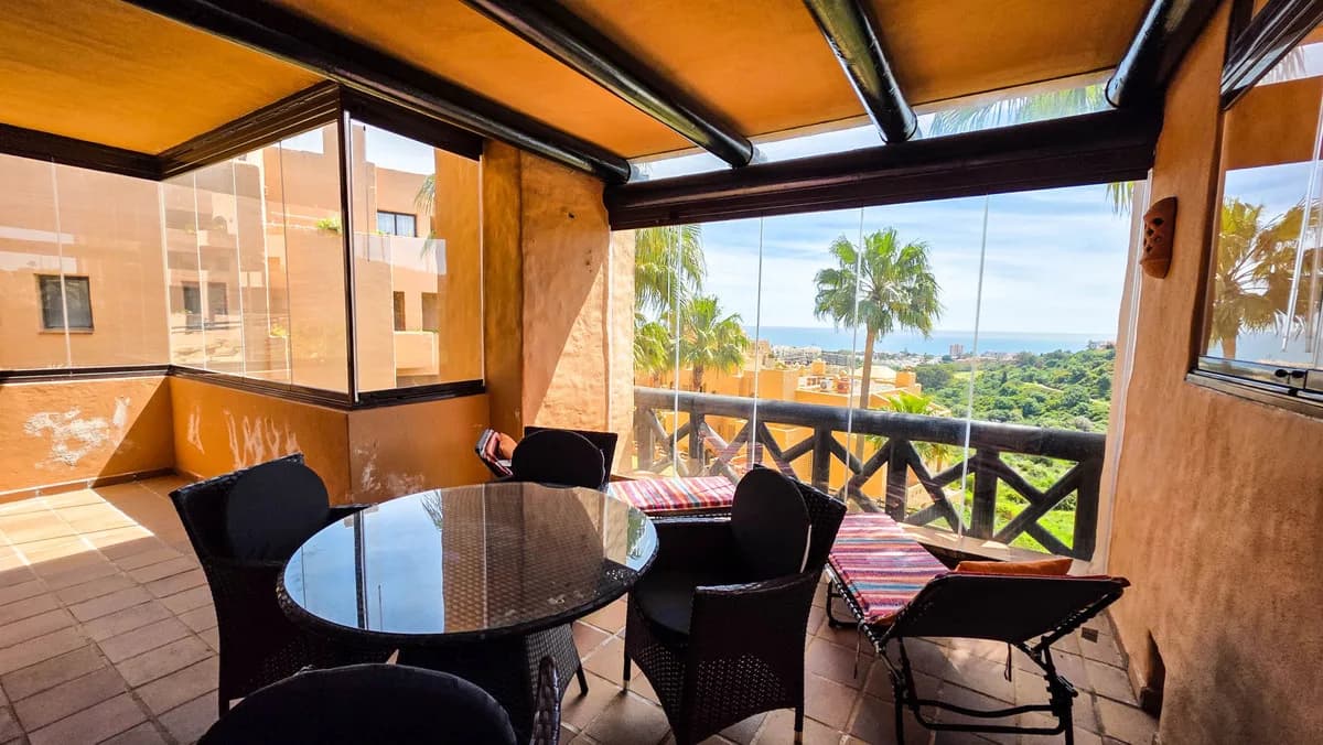3 Bedroom Middle Floor Apartment for Sale in La Duquesa, Málaga