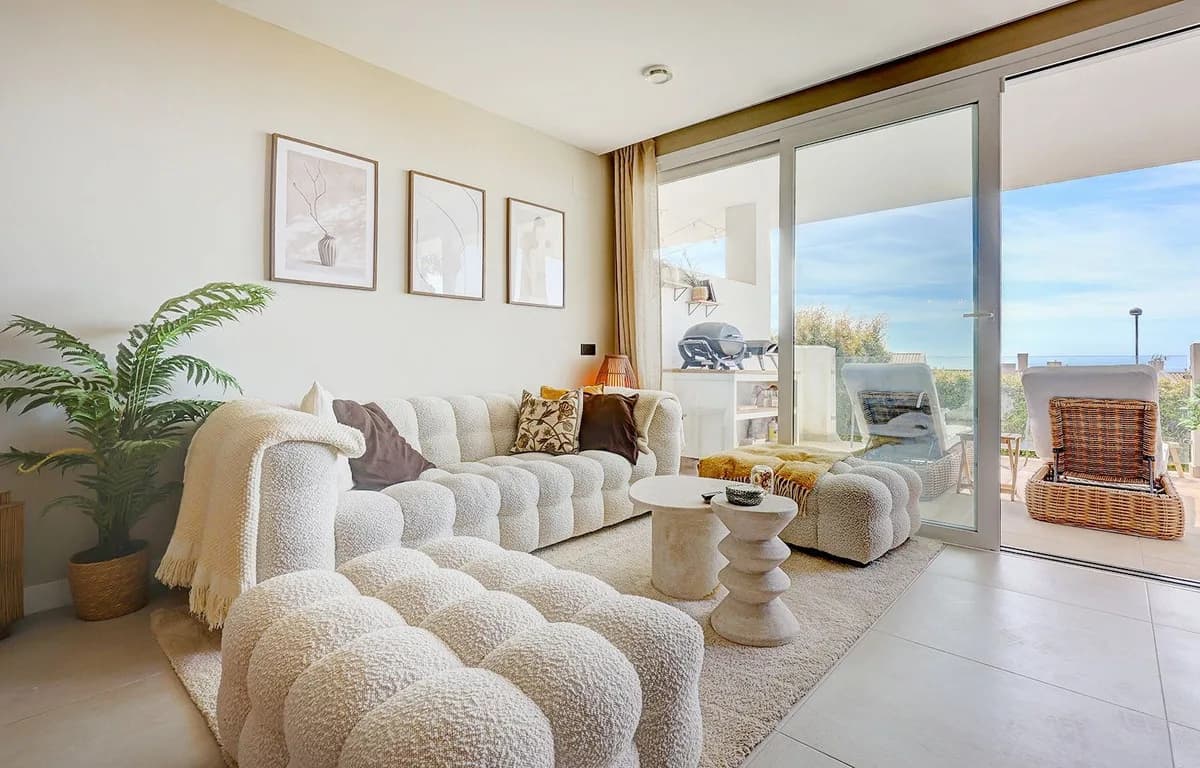 3 Bedroom Ground Floor Apartment for Sale in Benalmadena, Málaga