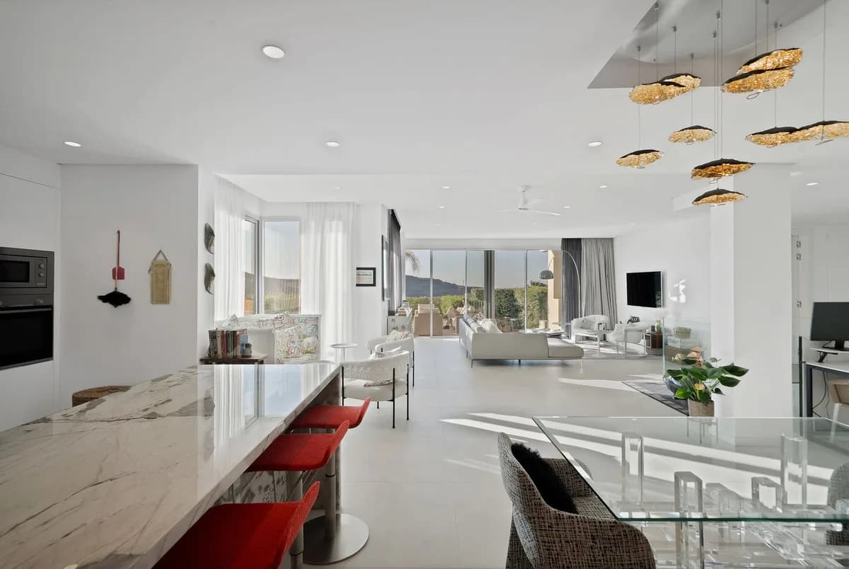 3 Bedroom Duplex for Sale in Benahavís, Málaga - Image 7