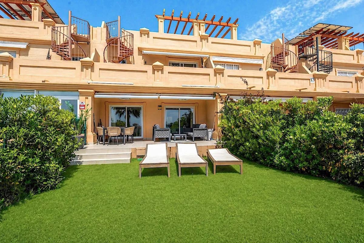 3 Bedroom Townhouse for Sale in Estepona, Málaga - Image 2