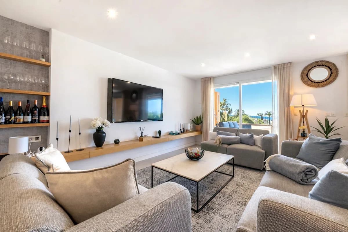 3 Bedroom Townhouse for Sale in Estepona, Málaga - Image 4