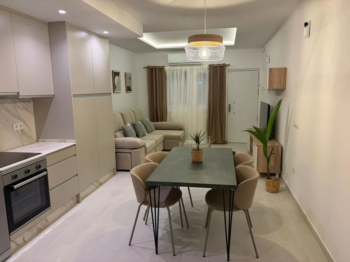 1 Bedroom Middle Floor Apartment for Sale in Torremolinos, Málaga - Image 3