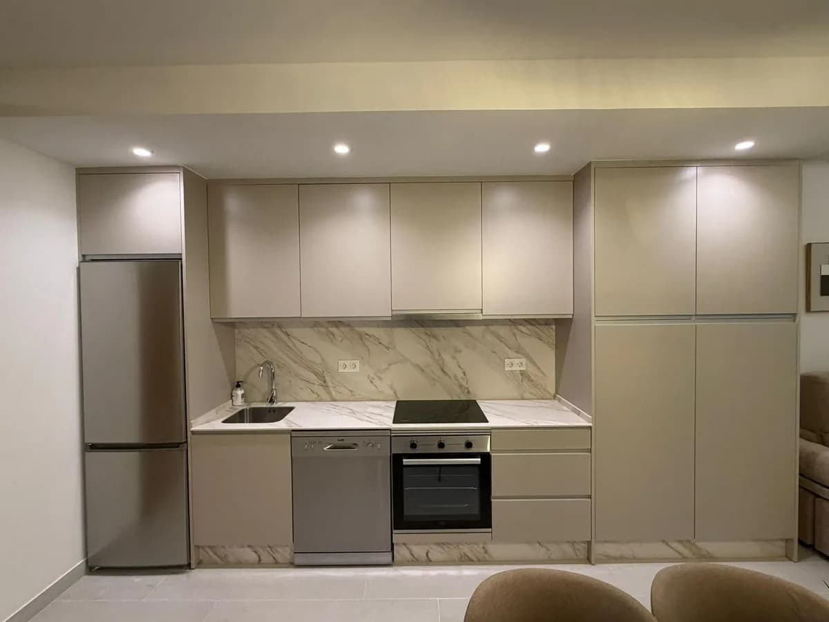 1 Bedroom Middle Floor Apartment for Sale in Torremolinos, Málaga - Image 7