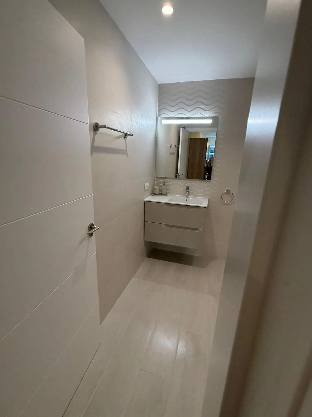 1 Bedroom Middle Floor Apartment for Sale in Torremolinos, Málaga - Image 8