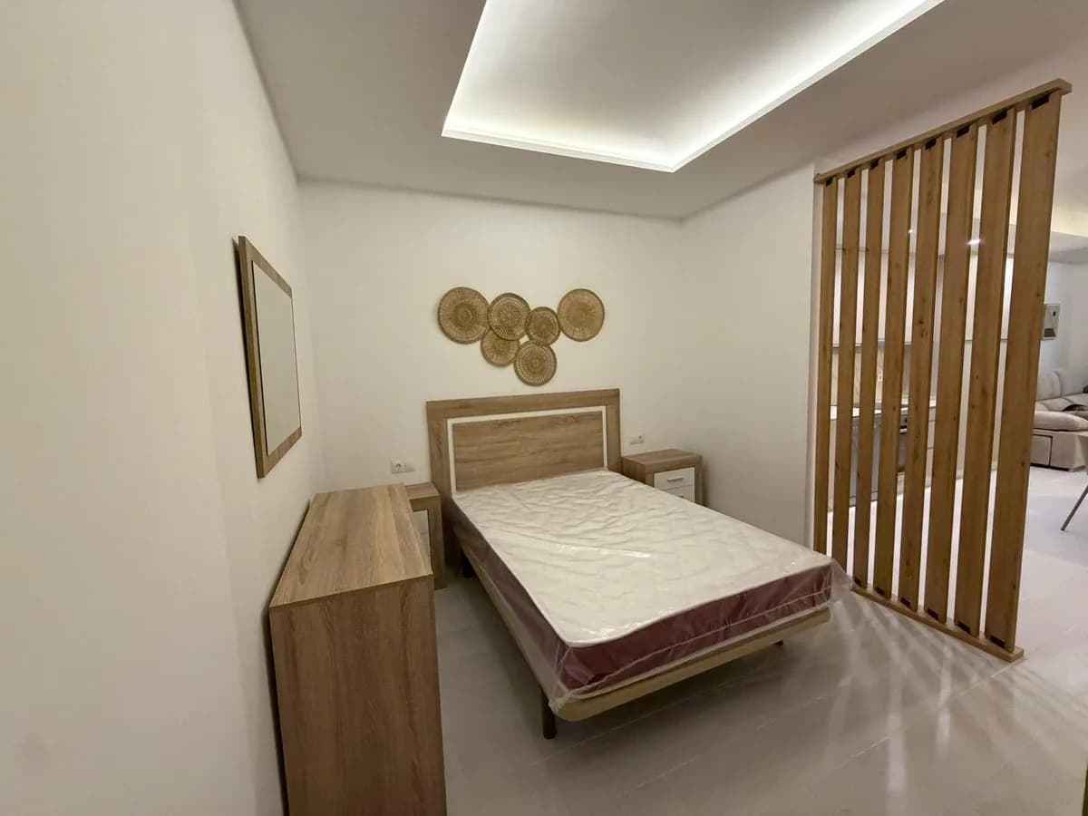 1 Bedroom Middle Floor Apartment for Sale in Torremolinos, Málaga - Image 9