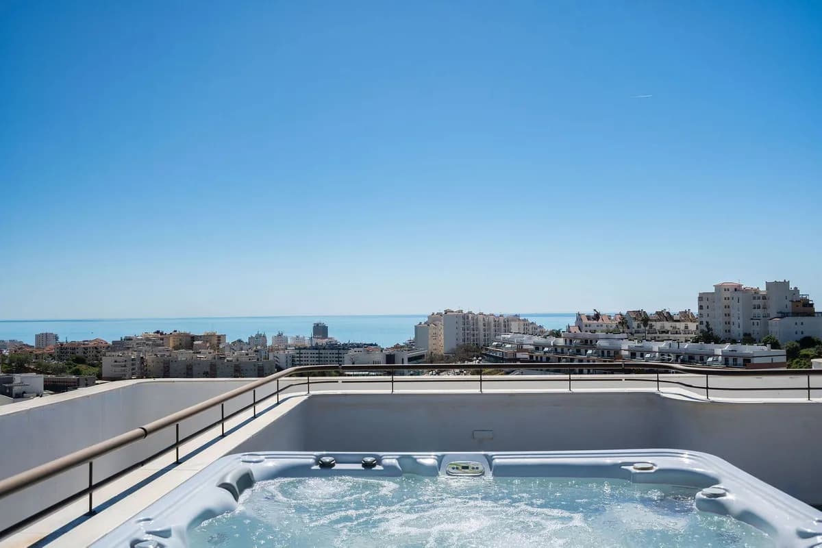 3 Bedroom Penthouse for Sale in Estepona, Málaga - Image 2