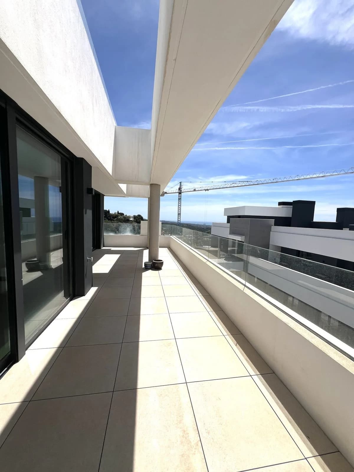 2 Bedroom Middle Floor Apartment for Sale in Altos de los Monteros, Málaga - Image 3