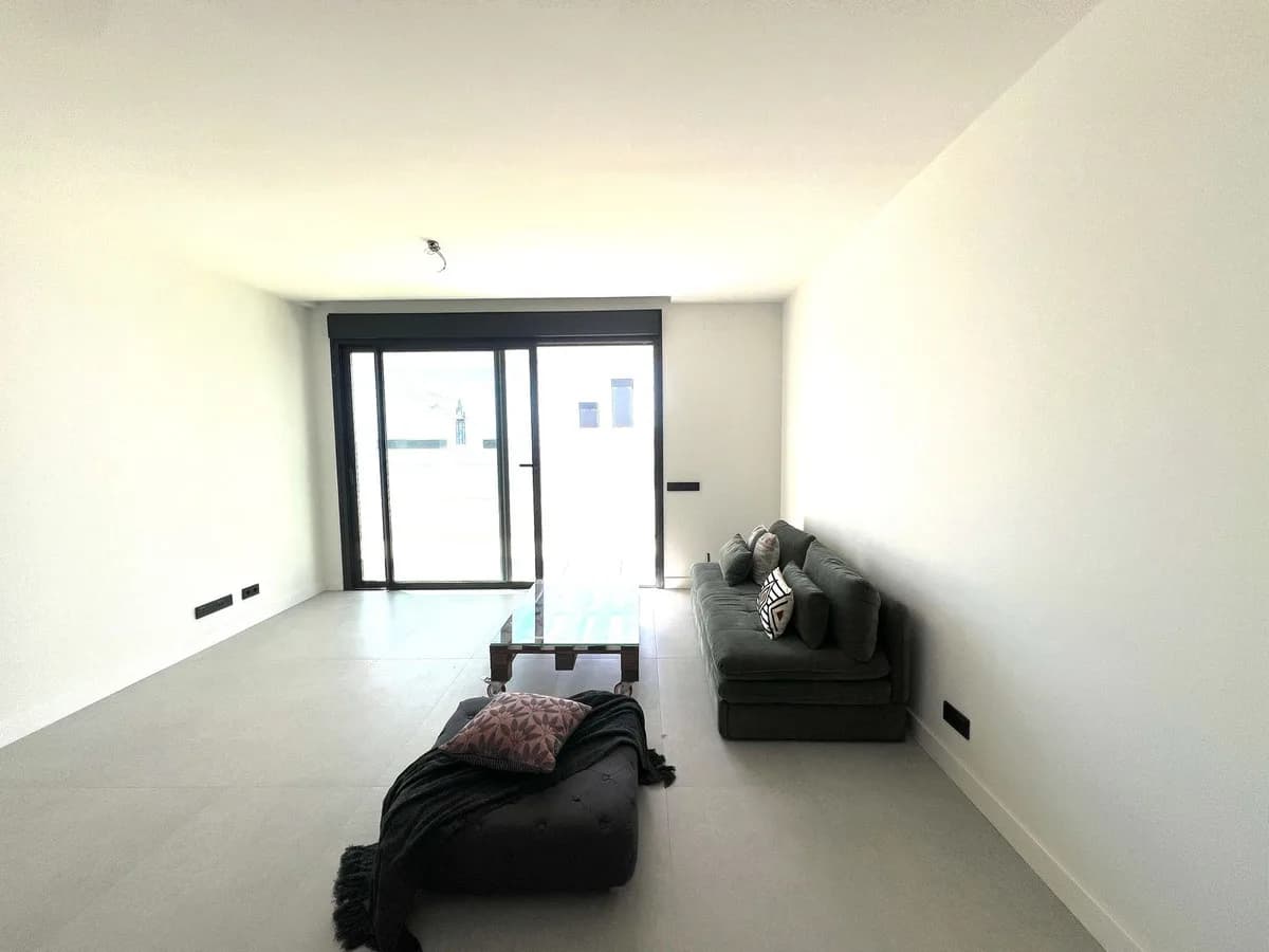 2 Bedroom Middle Floor Apartment for Sale in Altos de los Monteros, Málaga - Image 4