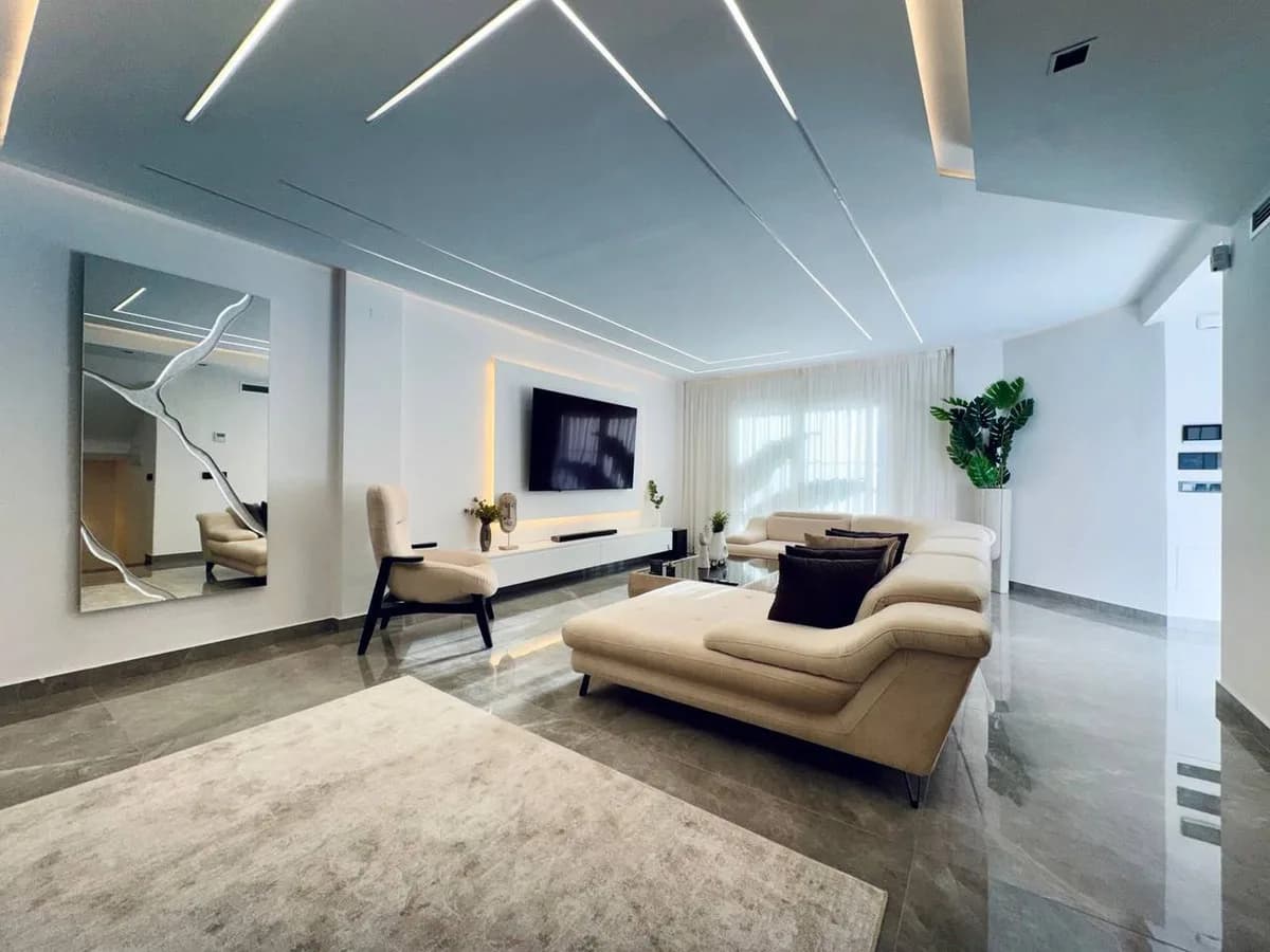 3 Bedroom Townhouse for Sale in Marbella, Málaga - Image 3