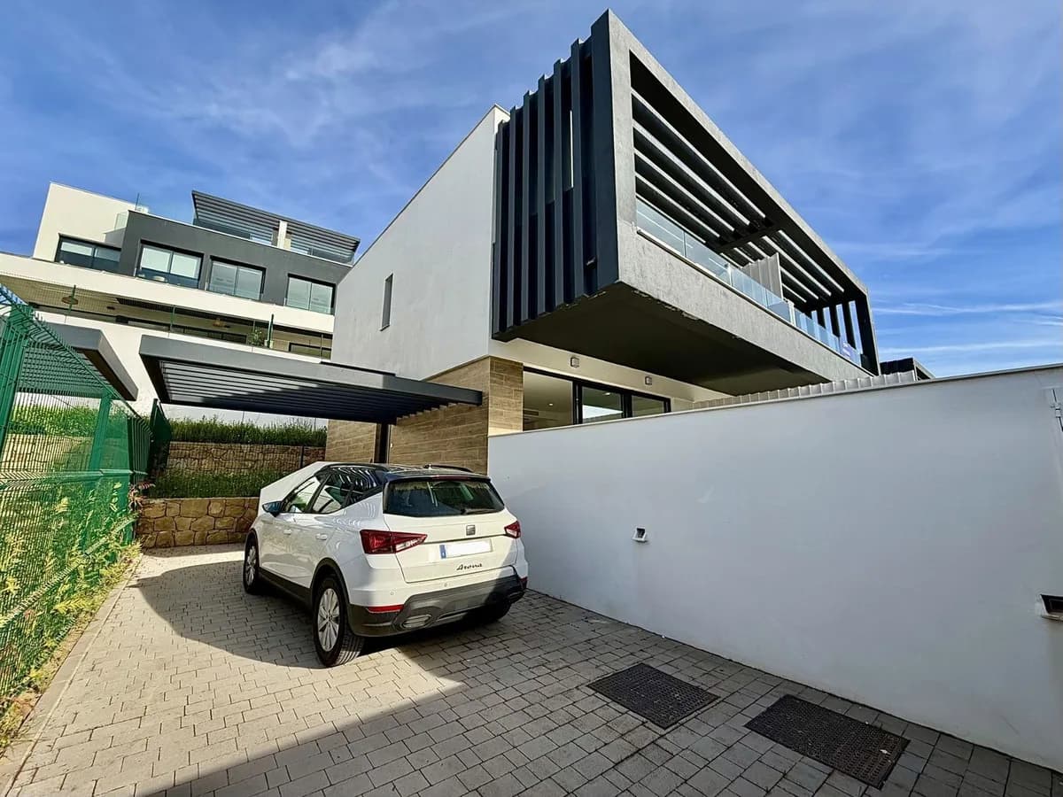 3 Bedroom Semi-Detached House for Sale in Atalaya, Málaga - Image 3