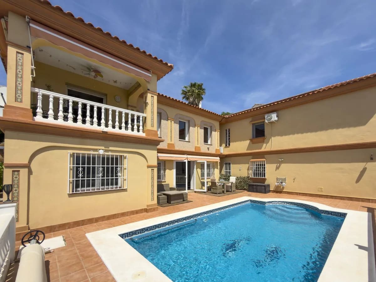 5 Bedroom Detached Villa for Sale in Coín, Málaga - Image 2