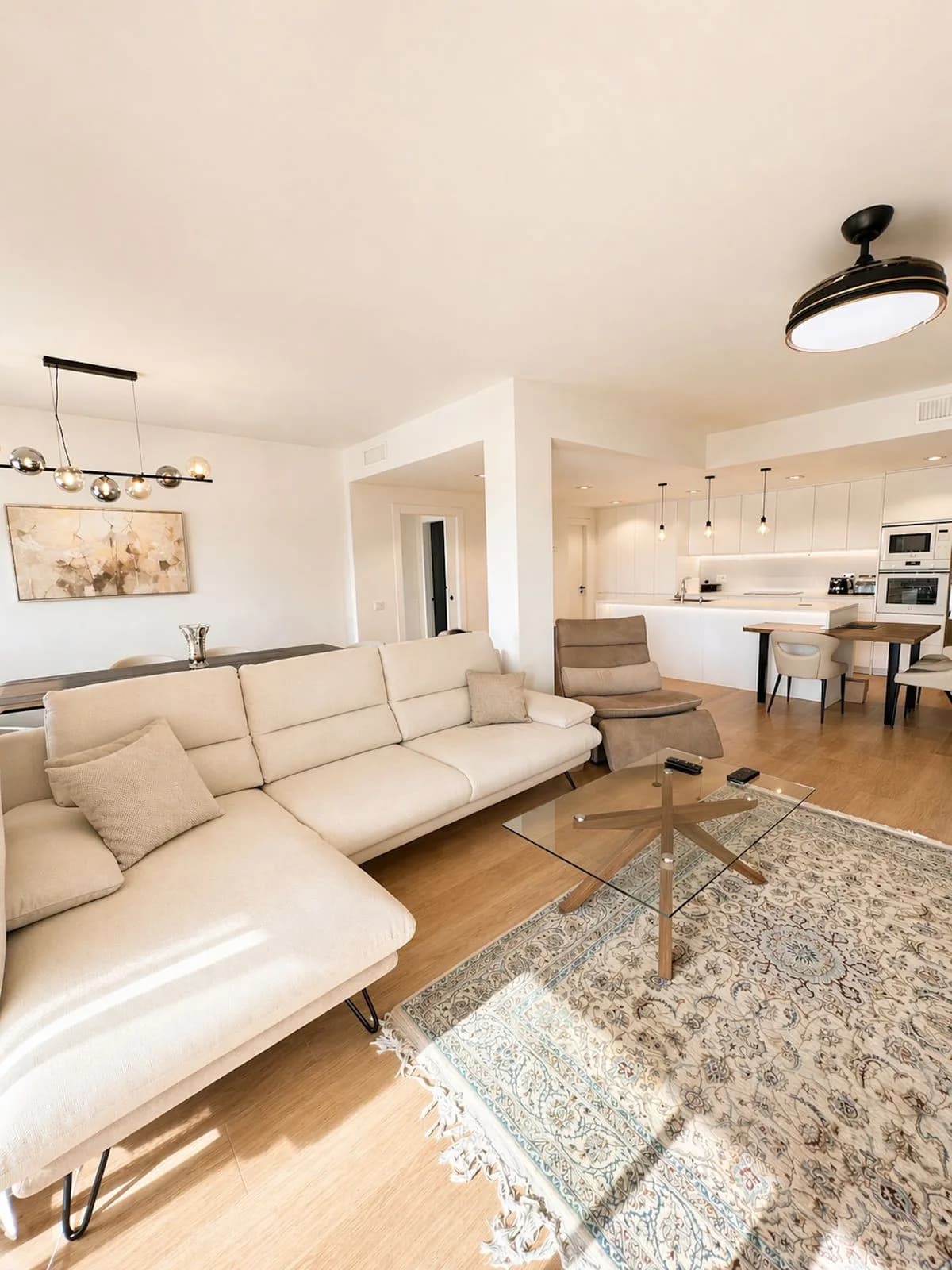 3 Bedroom Middle Floor Apartment for Sale in San Pedro de Alcántara, Málaga