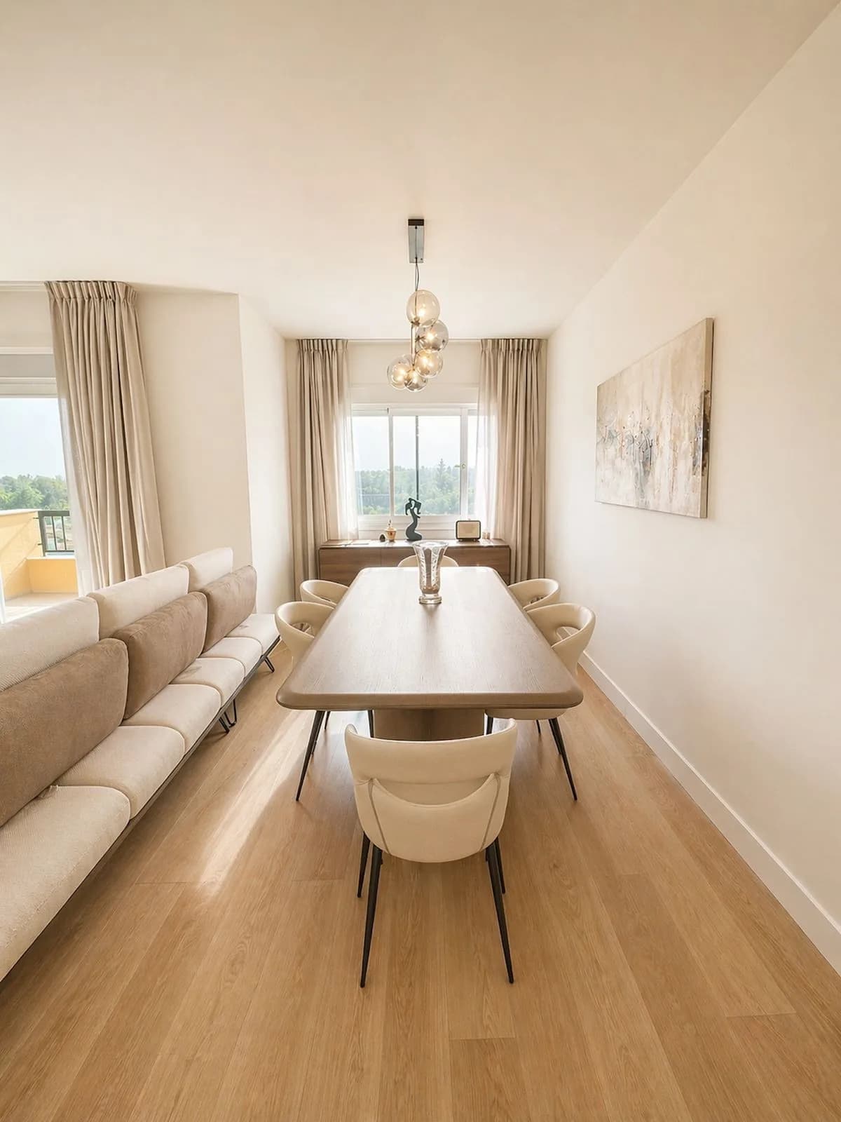 3 Bedroom Middle Floor Apartment for Sale in San Pedro de Alcántara, Málaga - Image 3