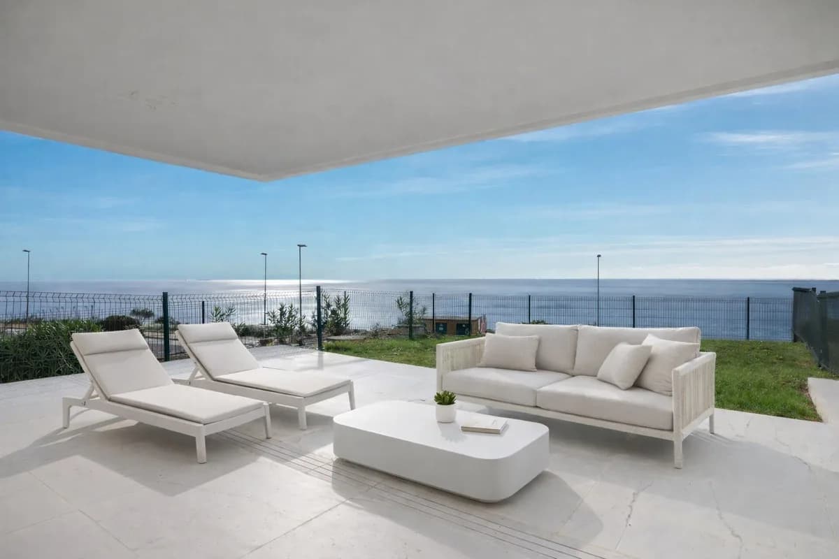 3 Bedroom Ground Floor Apartment for Sale in Casares, Málaga