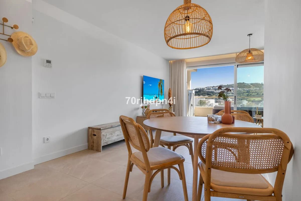 2 Bedroom Middle Floor Apartment for Sale in Mijas, Málaga - Image 5