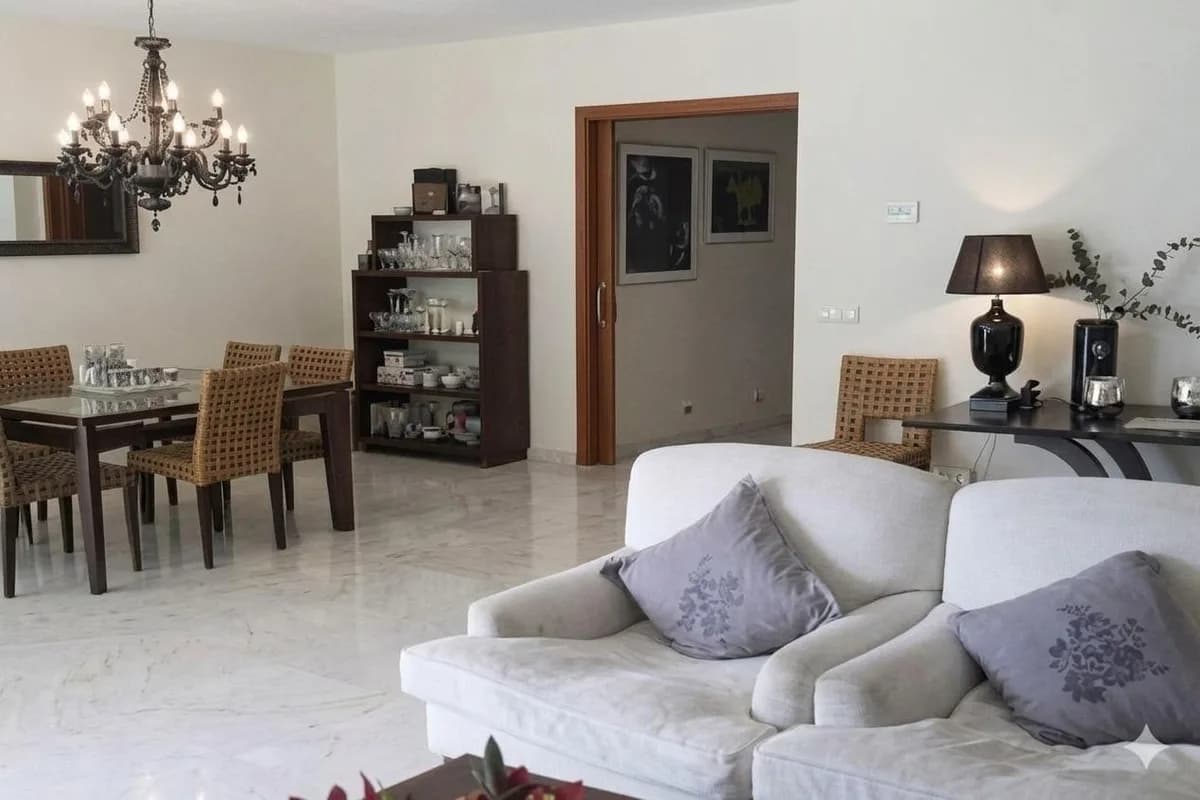 4 Bedroom Penthouse for Sale in Marbella, Málaga - Image 6