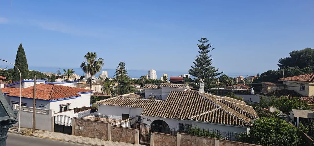6 Bedroom Detached Villa for Sale in Benalmadena Costa, Málaga - Image 6