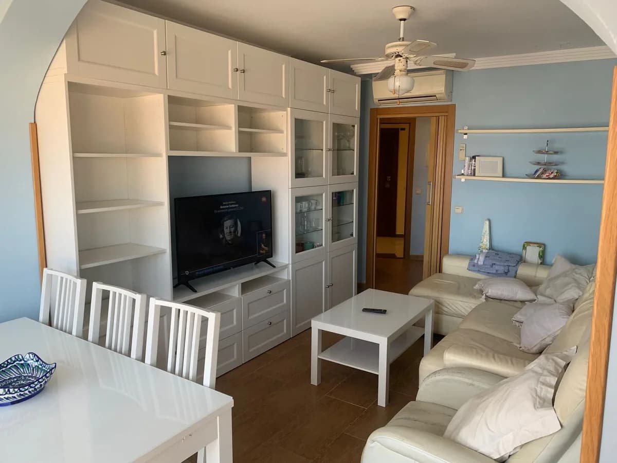 2 Bedroom Middle Floor Studio for Sale in Benalmadena, Málaga - Image 3