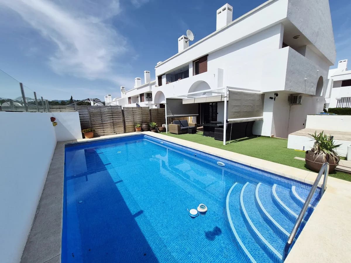 3 Bedroom Semi-Detached House for Sale in La Cala de Mijas, Málaga