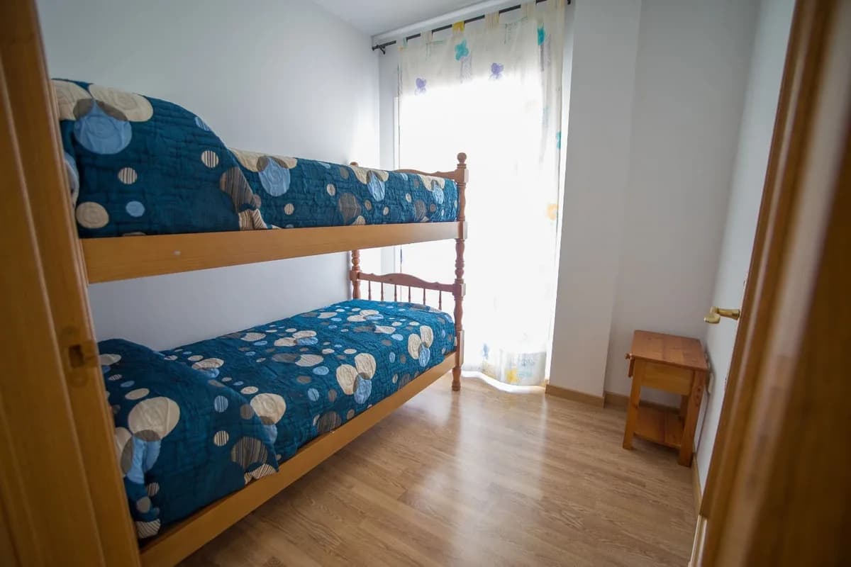 4 Bedroom Middle Floor Apartment for Sale in Coín, Málaga - Image 9