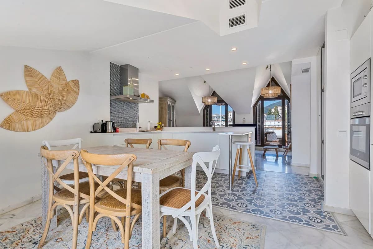 3 Bedroom Penthouse for Sale in Benalmadena, Málaga - Image 6