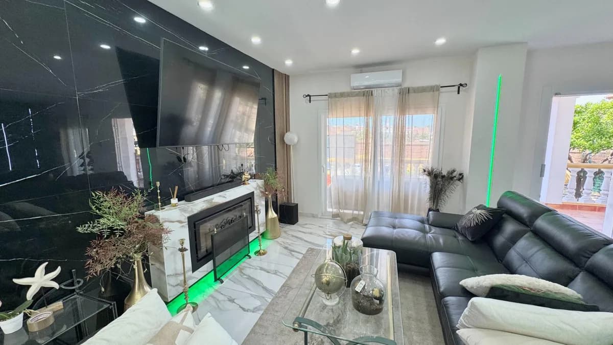 5 Bedroom Detached Villa for Sale in Alhaurín de la Torre, Málaga - Image 6