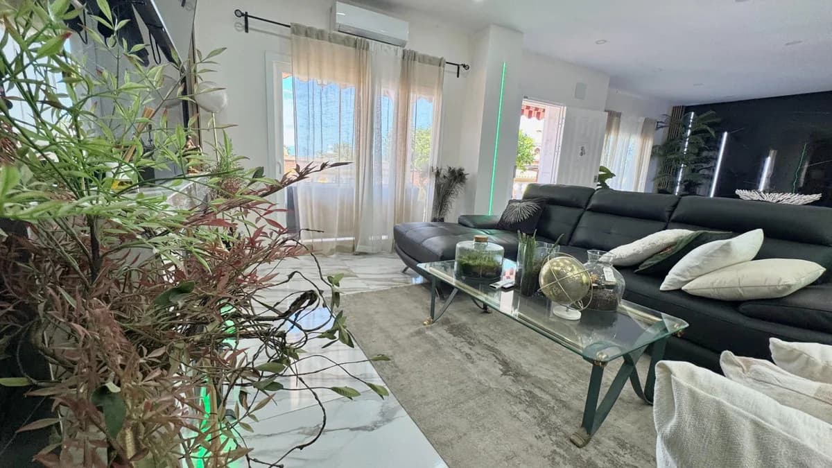 5 Bedroom Detached Villa for Sale in Alhaurín de la Torre, Málaga - Image 9