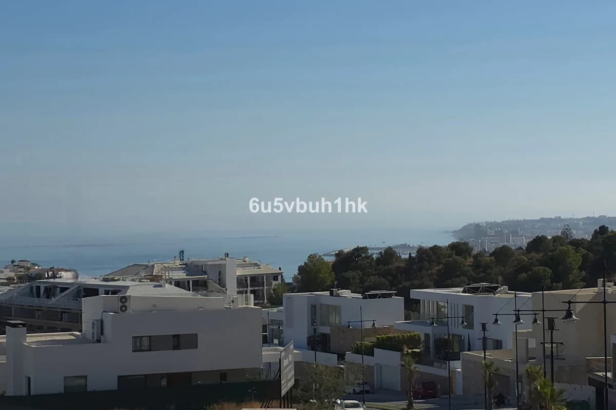 3 Bedroom Ground Floor Apartment for Sale in Fuengirola, Málaga - Image 3