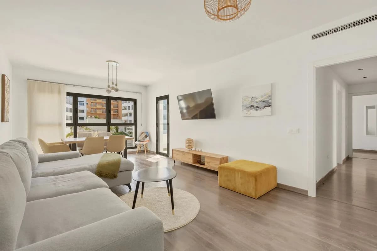 3 Bedroom Penthouse for Sale in Estepona, Málaga - Image 8
