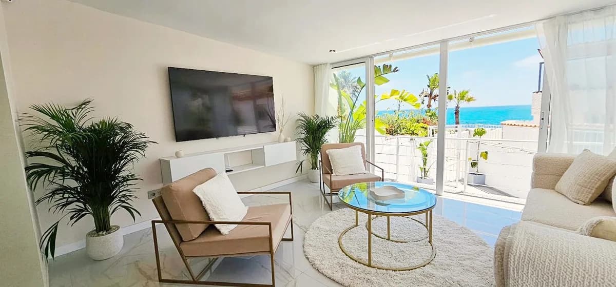3 Bedroom Detached Villa for Sale in Estepona, Málaga - Image 5