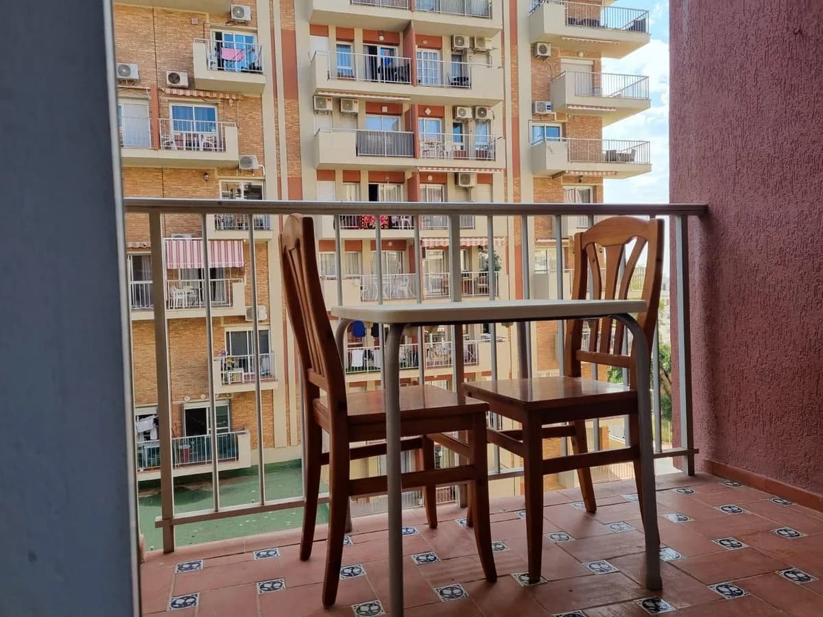 Middle Floor Studio for Sale in Benalmadena Costa, Málaga - Image 5