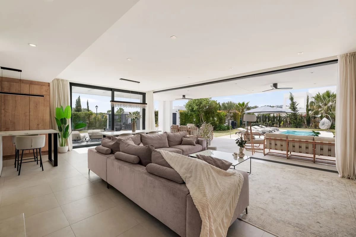 5 Bedroom Detached Villa for Sale in La Cala Golf, Málaga - Image 5