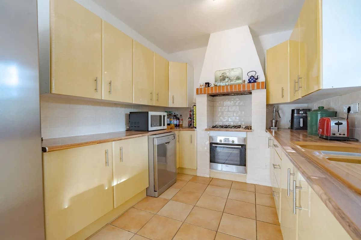 5 Bedroom Finca - Cortijo for Sale in Coín, Málaga - Image 8