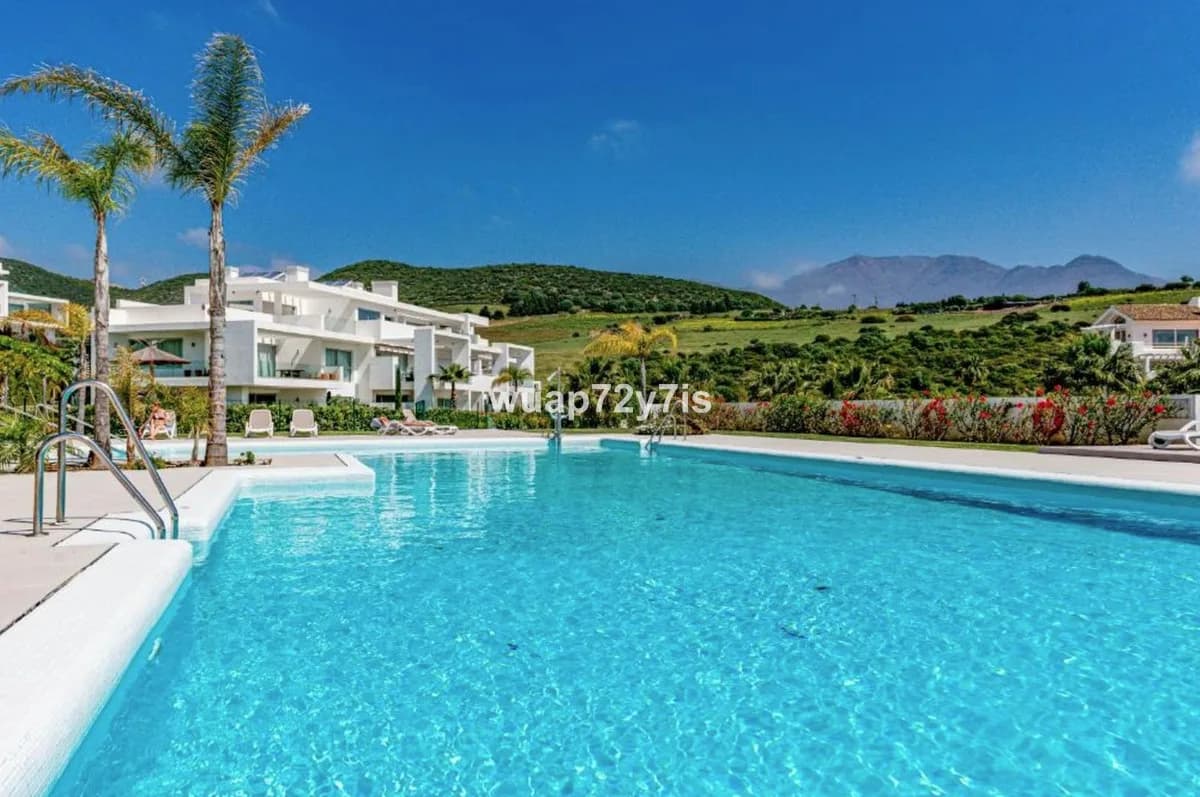 2 Bedroom Top Floor Apartment for Sale in Casares, Málaga