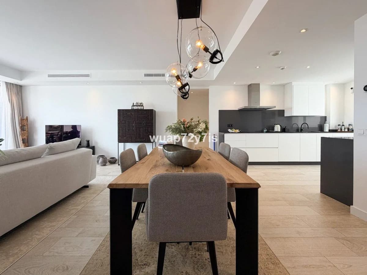 2 Bedroom Top Floor Apartment for Sale in Casares, Málaga - Image 6