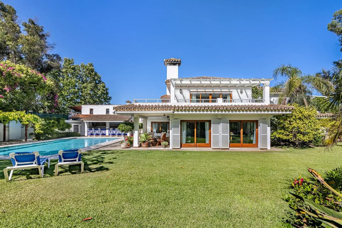 5 Bedroom Detached Villa for Sale in Cancelada, Málaga - Image 4