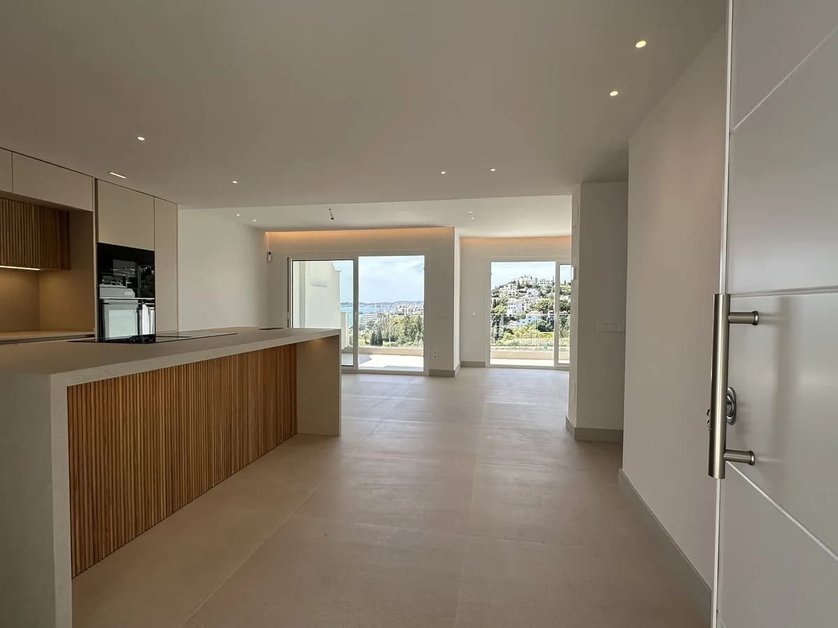 4 Bedroom Townhouse for Sale in Torrequebrada, Málaga - Image 8