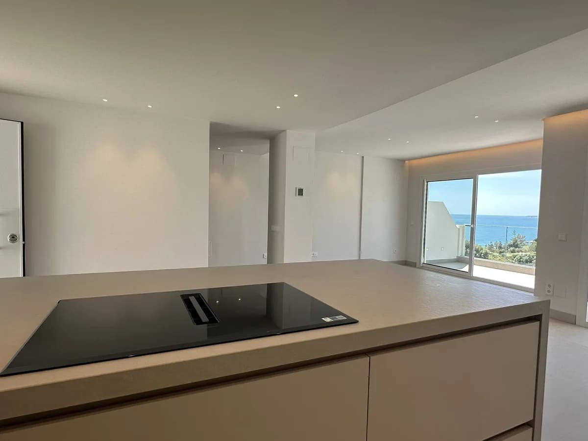 4 Bedroom Townhouse for Sale in Torrequebrada, Málaga - Image 9