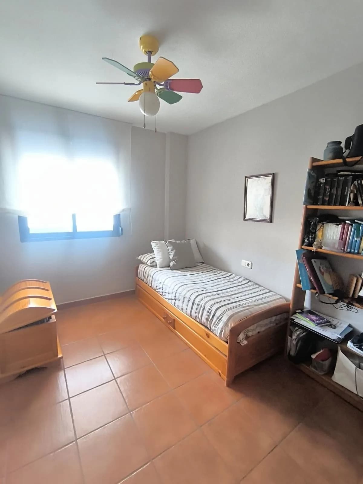 3 Bedroom Middle Floor Apartment for Sale in Fuengirola, Málaga - Image 5