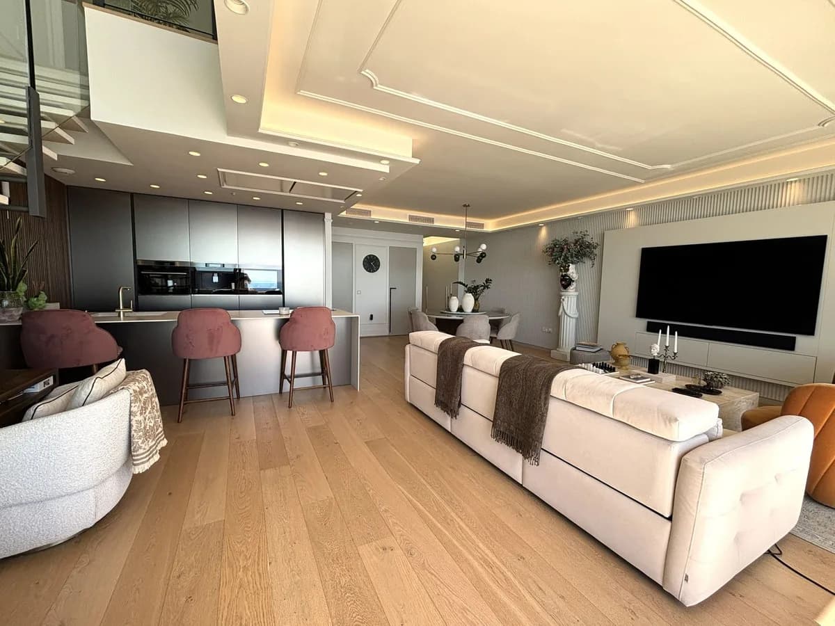 3 Bedroom Duplex for Sale in Benalmadena, Málaga - Image 6