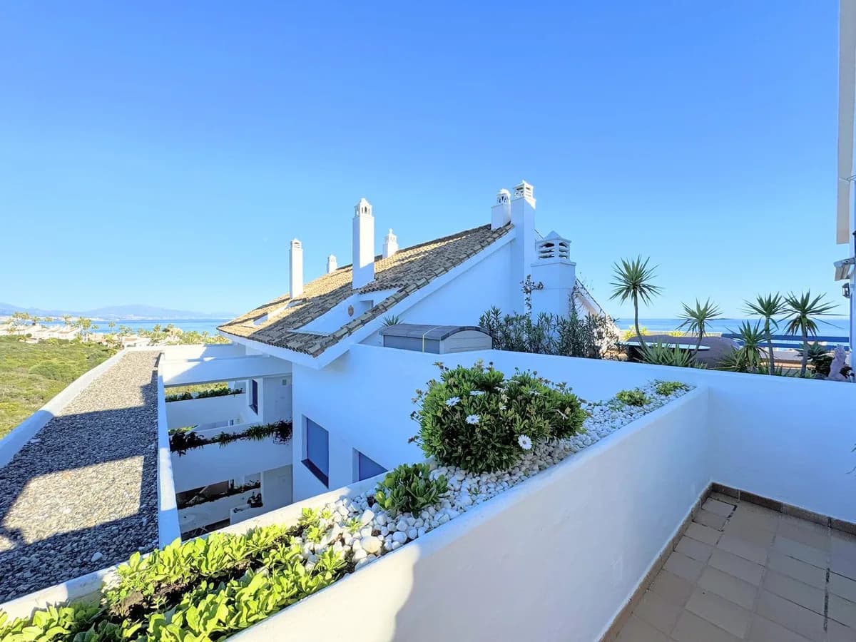 3 Bedroom Penthouse for Sale in La Duquesa, Málaga - Image 6