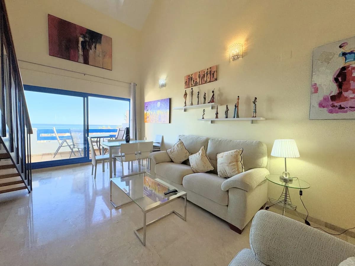 3 Bedroom Penthouse for Sale in La Duquesa, Málaga - Image 7