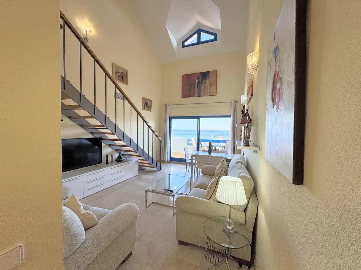 3 Bedroom Penthouse for Sale in La Duquesa, Málaga - Image 9