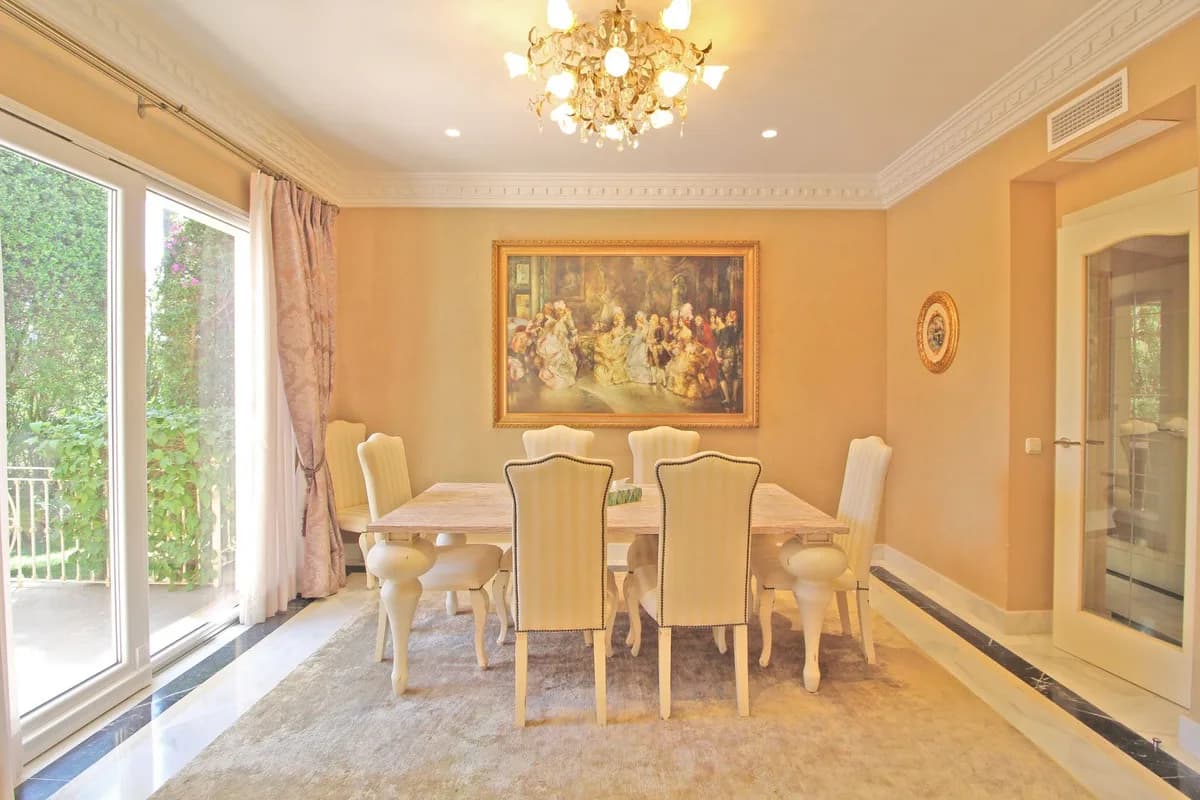 7 Bedroom Detached Villa for Sale in Bahía de Marbella, Málaga - Image 7