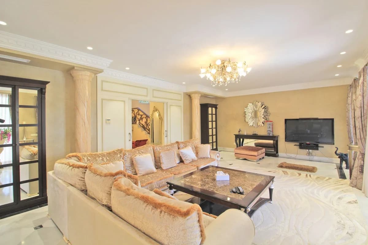 7 Bedroom Detached Villa for Sale in Bahía de Marbella, Málaga - Image 8